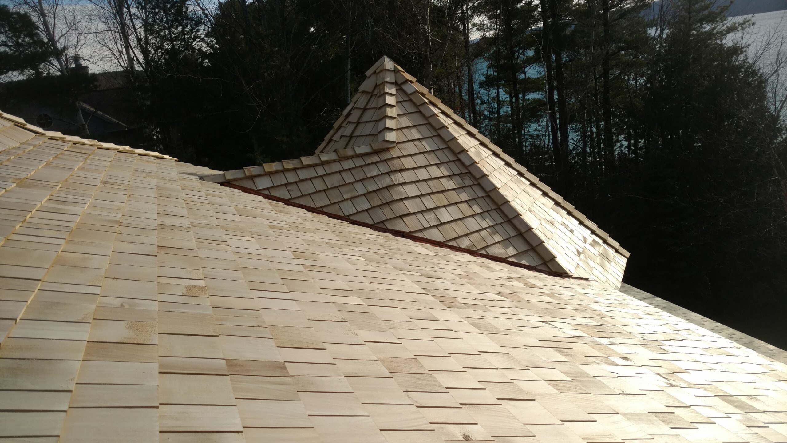 Norm's Roofing does top-notch cedar shake roofing in Northern Michigan